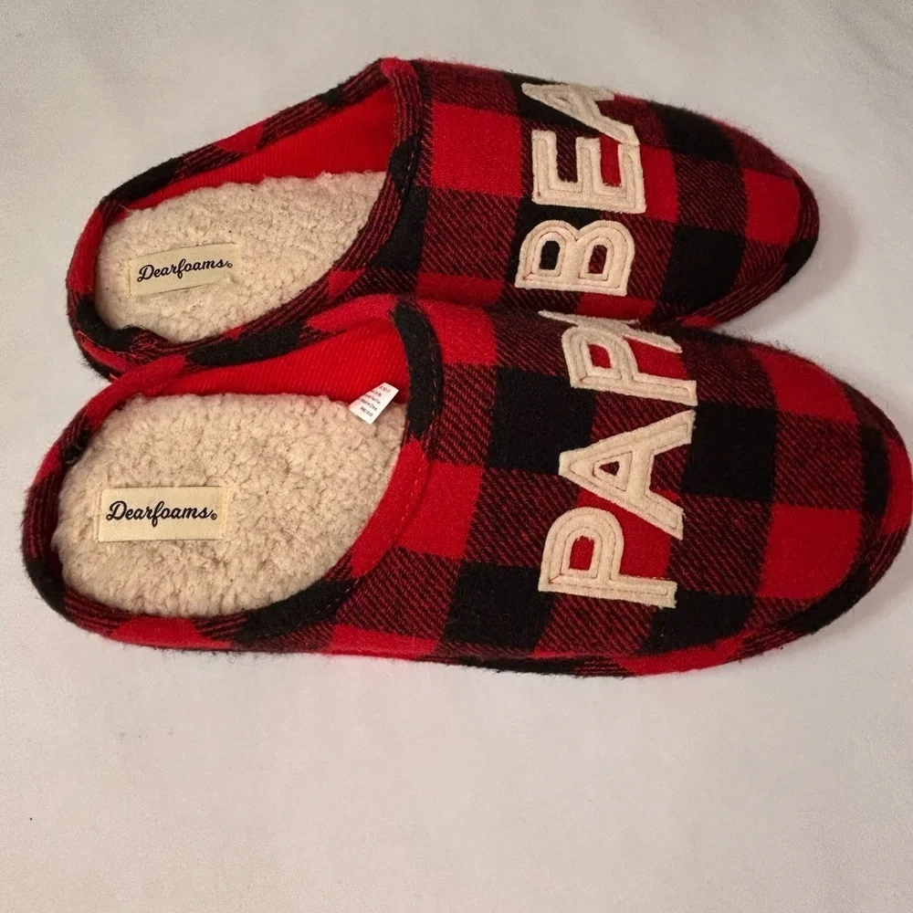 Dearfoams Men’s Plaid Red and Black PAPA BEAR Slippers Sz M 8-9